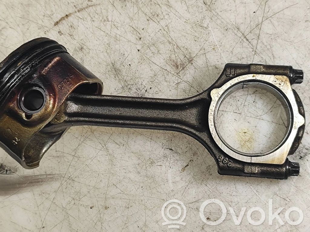 Opel Cascada Piston avec bielle 