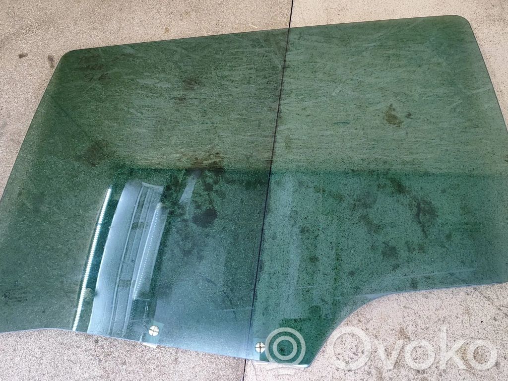 Peugeot 307 Rear door window glass 