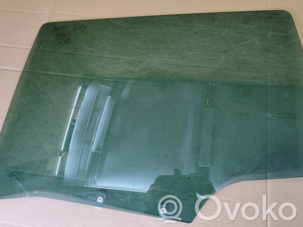 Peugeot 307 Rear door window glass 