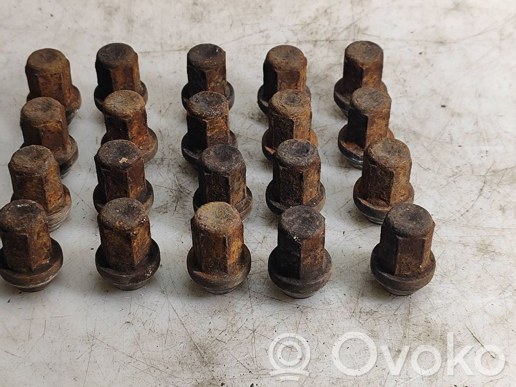 Tuercas/tornillos
