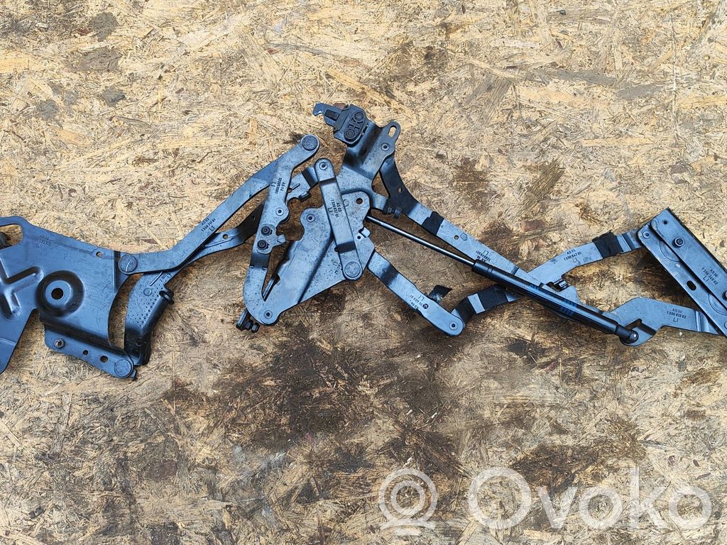 Opel Astra H Tailgate/trunk/boot hinge 