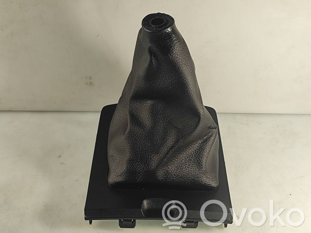 Mazda 6 Pavarų perjungimo svirties apdaila (oda, bumbulas) 
