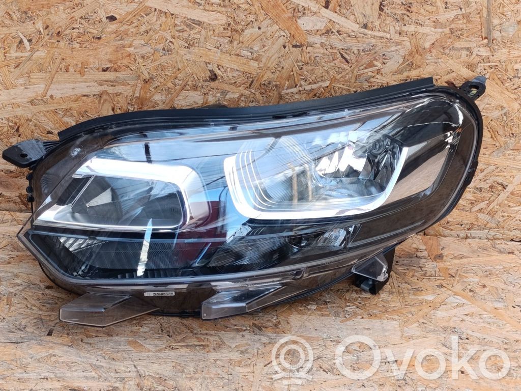 Opel Vivaro Priekinis žibintas 