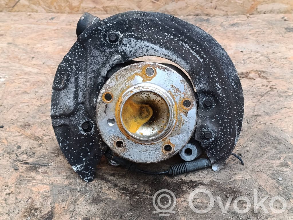 Moyeu de roue avant   6764443,042106,2204210