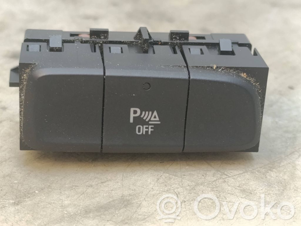 Opel Corsa F Parkavimo (PDC) daviklių jungtukas 