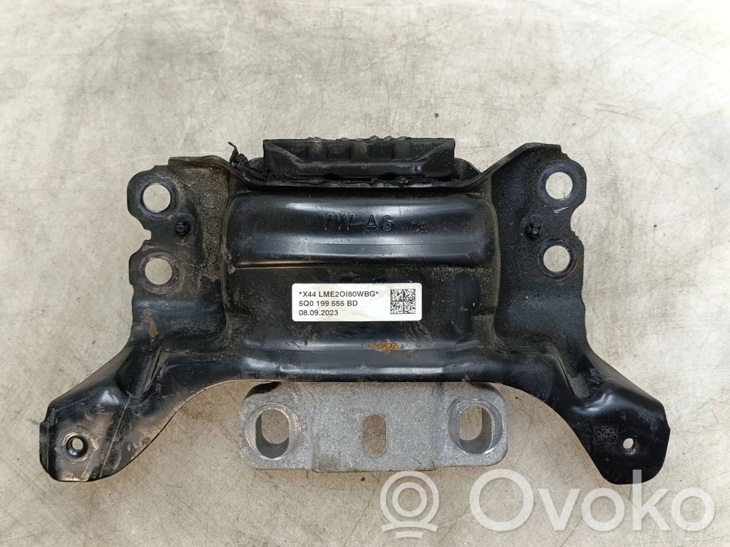 Audi A3 8Y Engine mount bracket 