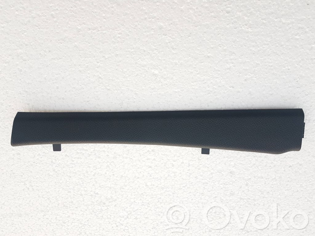 Panel trim   1Q0868238