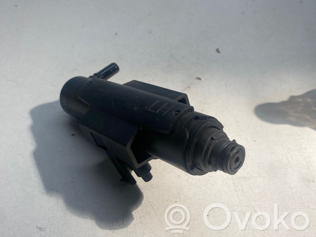 Ford Kuga II Dysza spryskiwacza lampy przedniej 