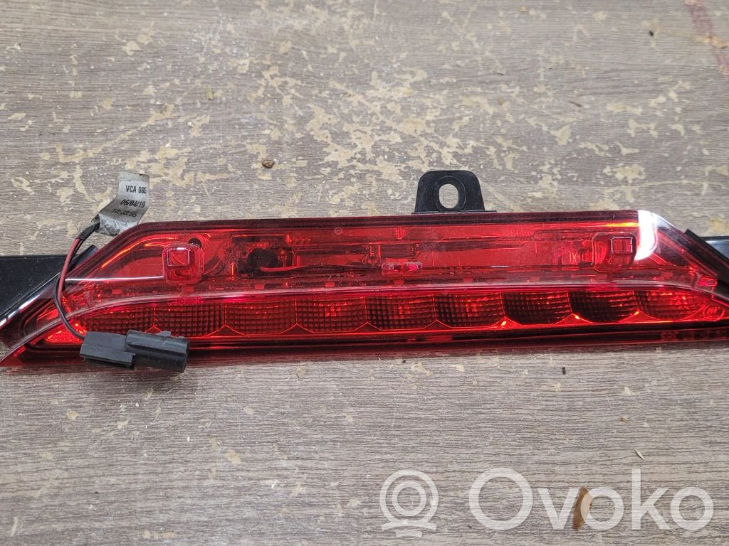 Chrysler Pacifica Third/center stoplight 
