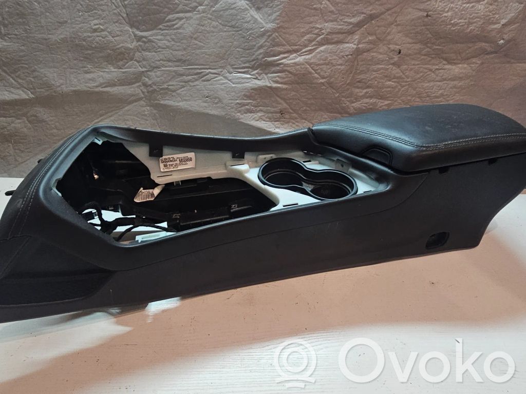 Dodge Challenger Centrinė konsolė 