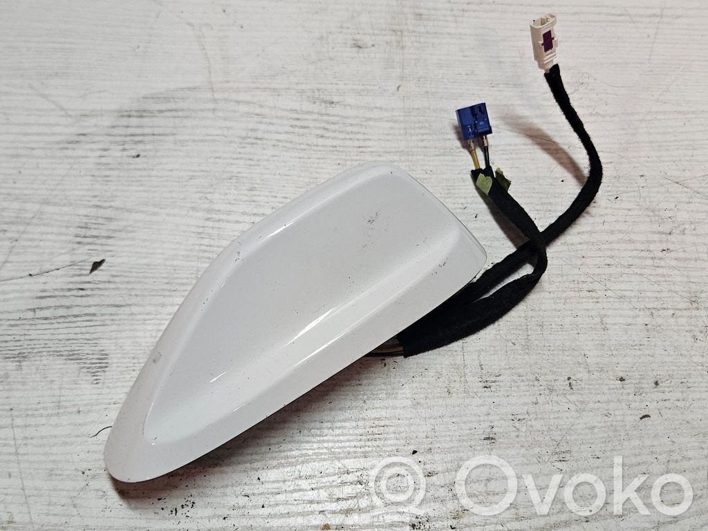 GPS-pystyantenni   6DE46GW7AA