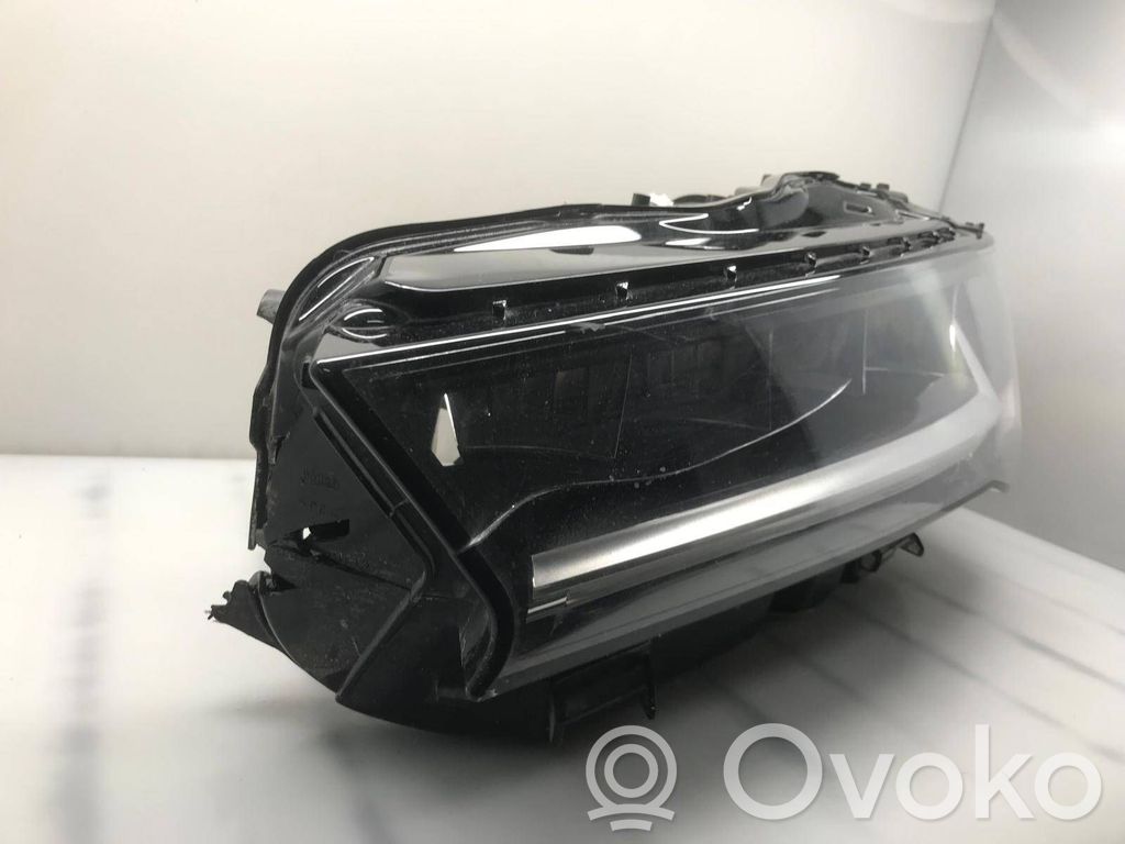 Skoda Superb B9 Lampa przednia 