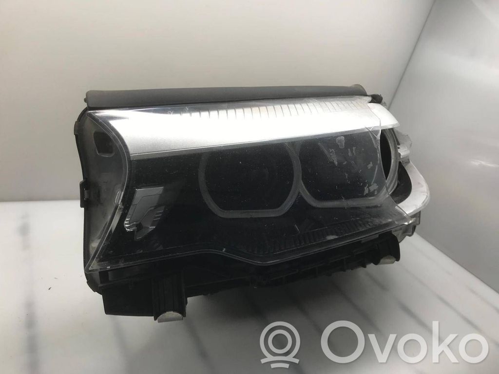 BMW 5 G30 G31 G38 Lampa przednia 