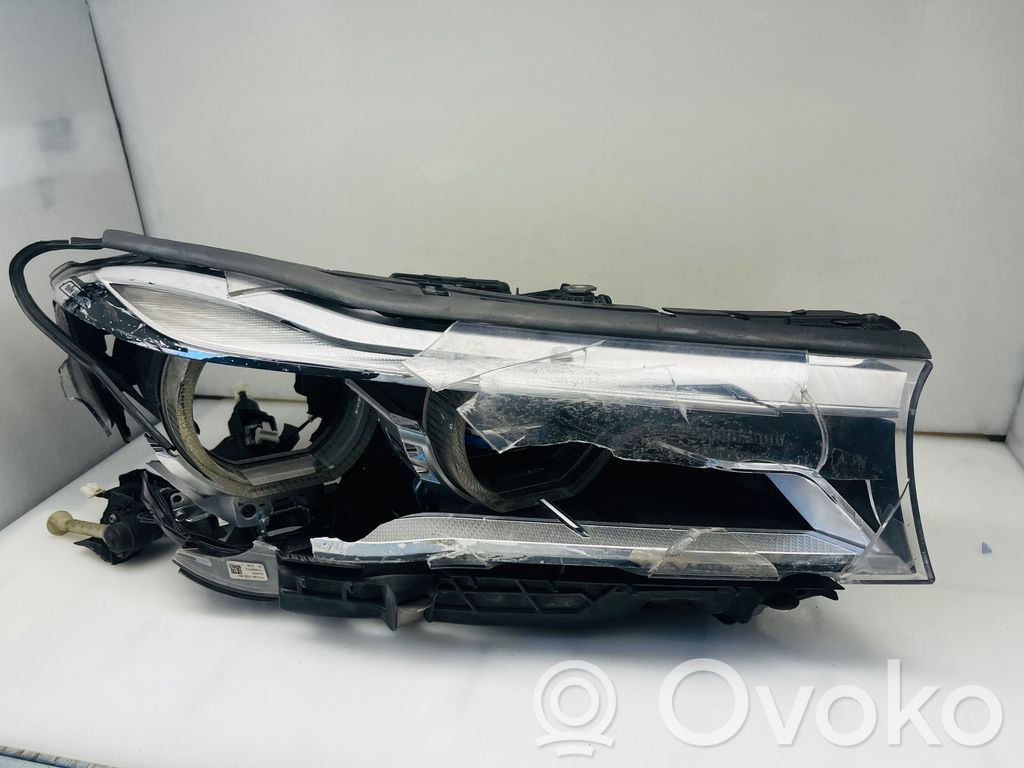 BMW 7 G11 G12 Lampa przednia 