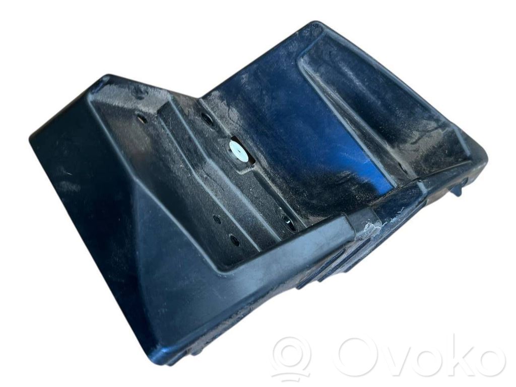 Rear bumper mounting bracket   EM2B17D949A