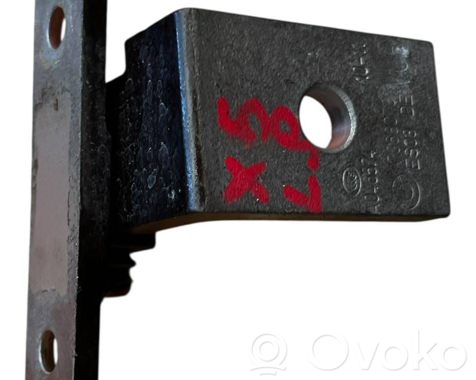 Front door lower hinge   7068078,A046574,ES03D,7068079