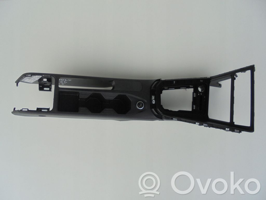 Volkswagen Polo VI Centrinė konsolė 