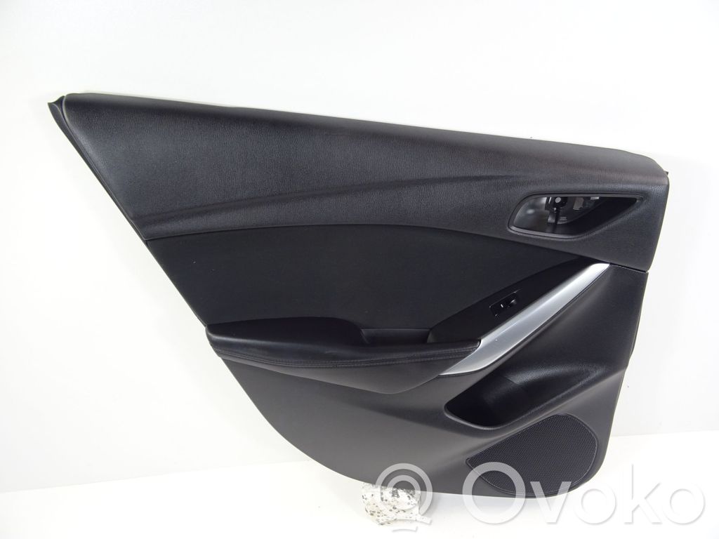 Mazda 6 Takaoven verhoilu 