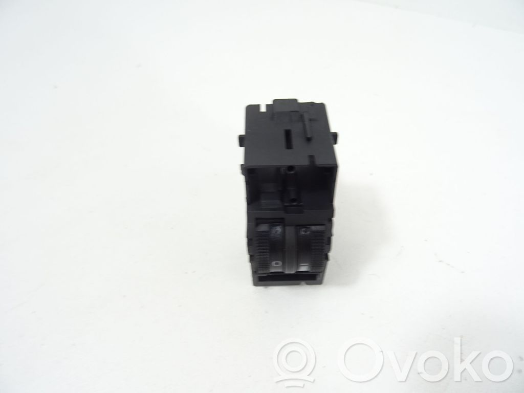 Audi A1 Light switch 