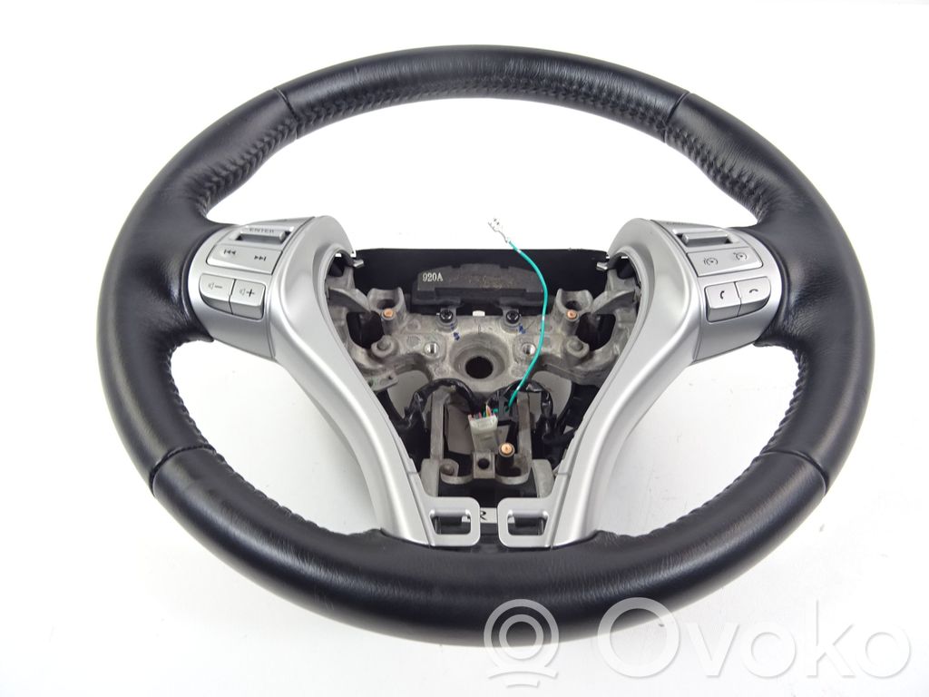 Nissan X-Trail T32 Steering wheel 