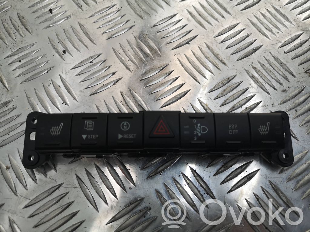 Dodge Avenger A set of switches 