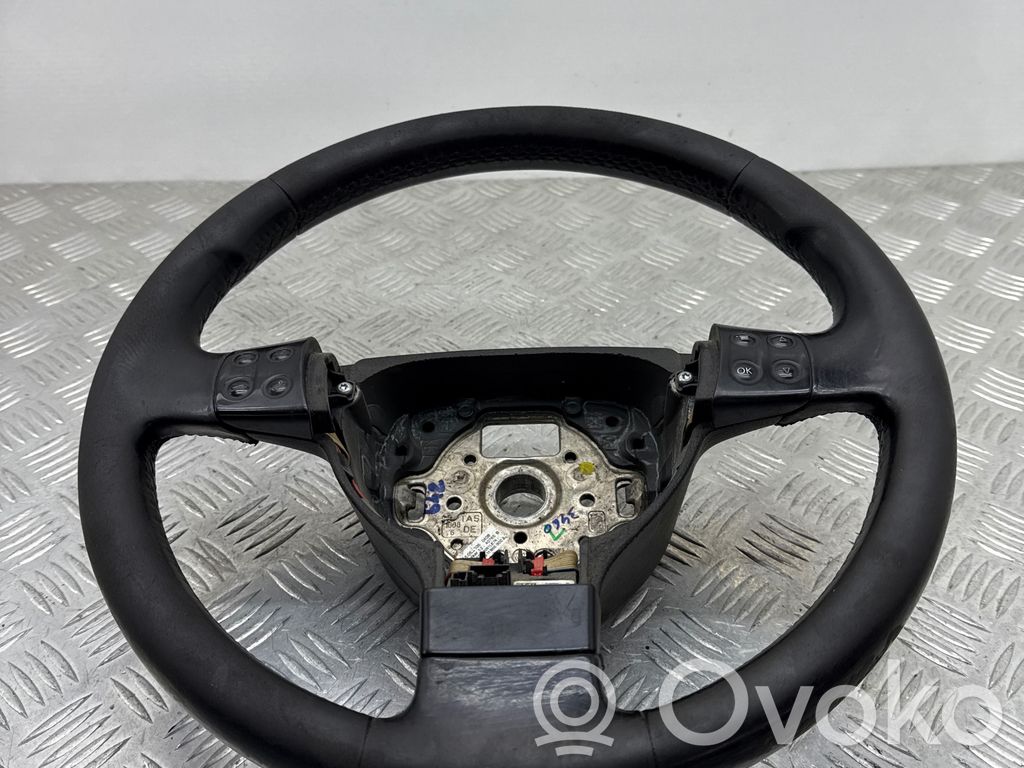 Volkswagen PASSAT B6 Kierownica 