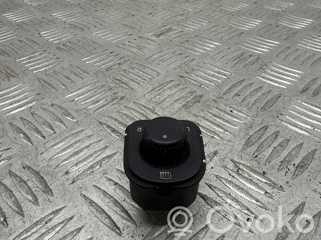 Volkswagen PASSAT B6 Wing mirror switch 