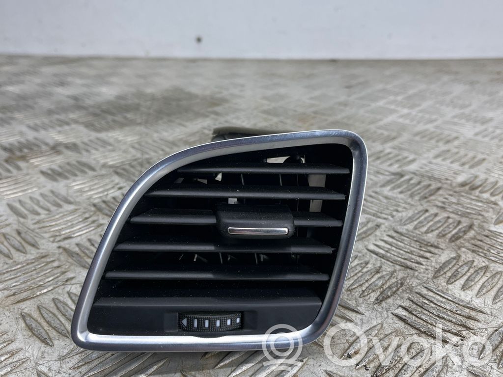 Audi Q3 8U Garniture, panneau de grille d'aération latérale 