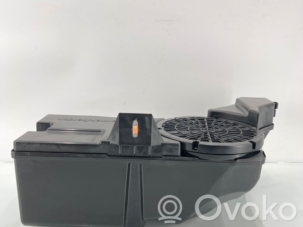 Mercedes-Benz E W212 Subwoofer 