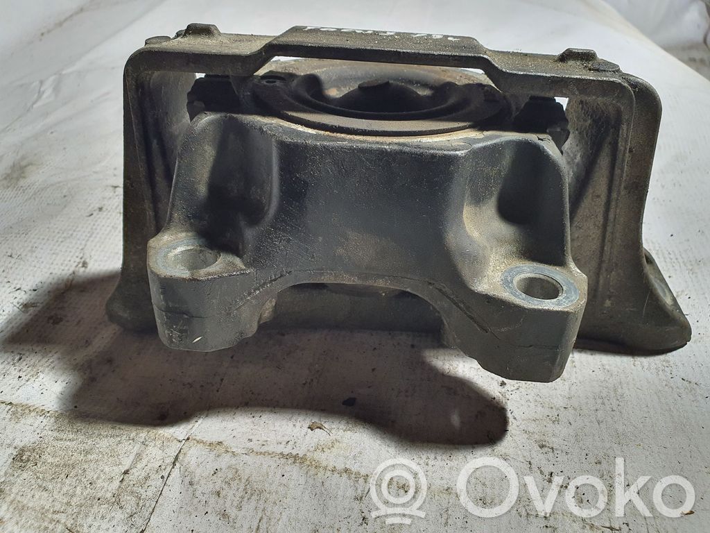 Ford Focus Engine mount bracket 