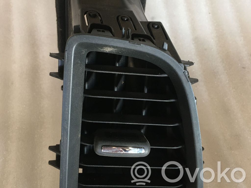 Dodge Challenger Dysze / Kratki środkowego nawiewu deski rozdzielczej 