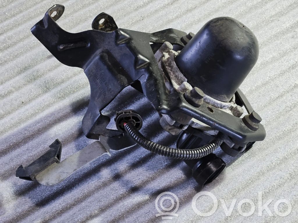 BMW 3 E90 E91 Toissijainen ilmapumppu 