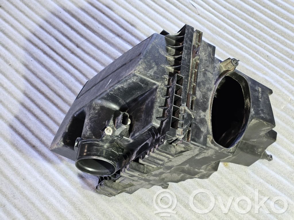 Ford Fusion II Air filter box 