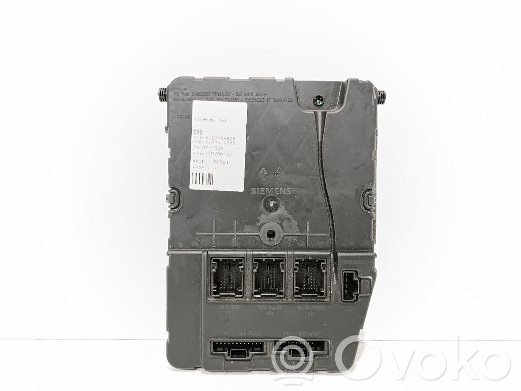 Autres unités de commande / modules   8200606828,8200615775