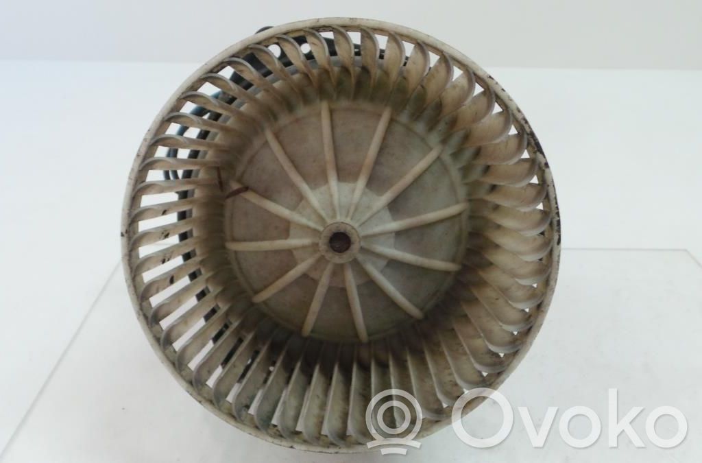 Nissan Primera Pečiuko ventiliatorius/ putikas 