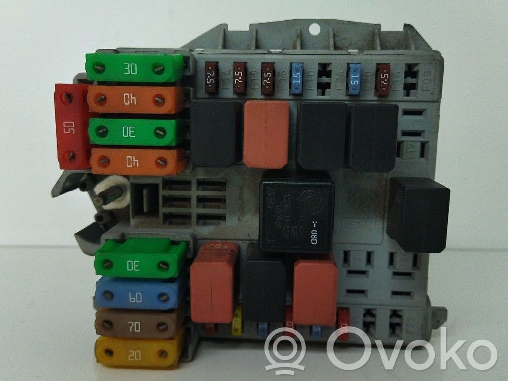 Sonstige Steuergeräte / Module   51815360
