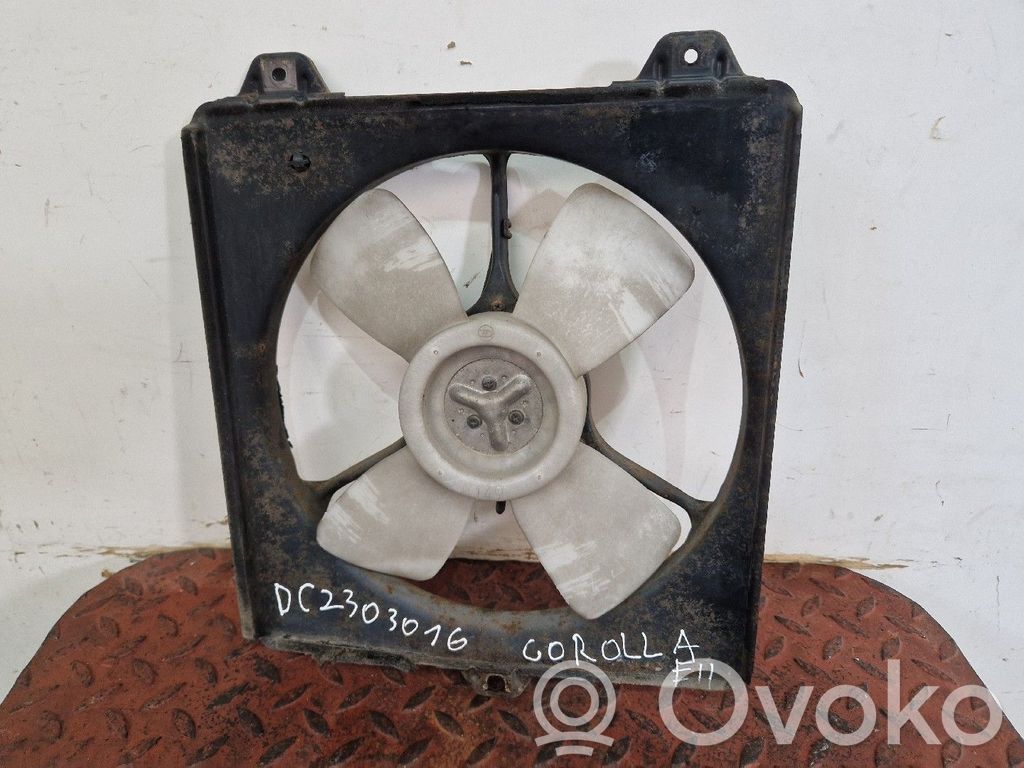 Toyota Corolla Verso E110 Elektrisks radiatoru ventilators 