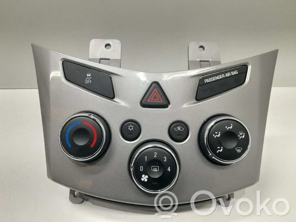 Chevrolet Trax Climate control unit 