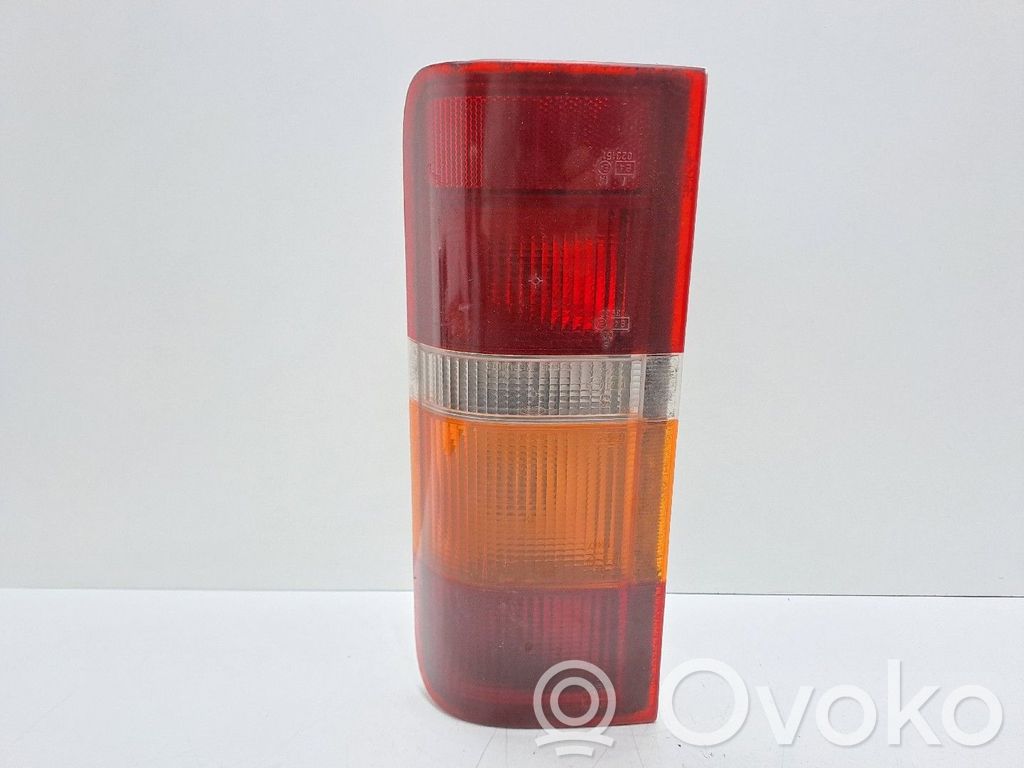 Rear/tail lights   95VG13404AC