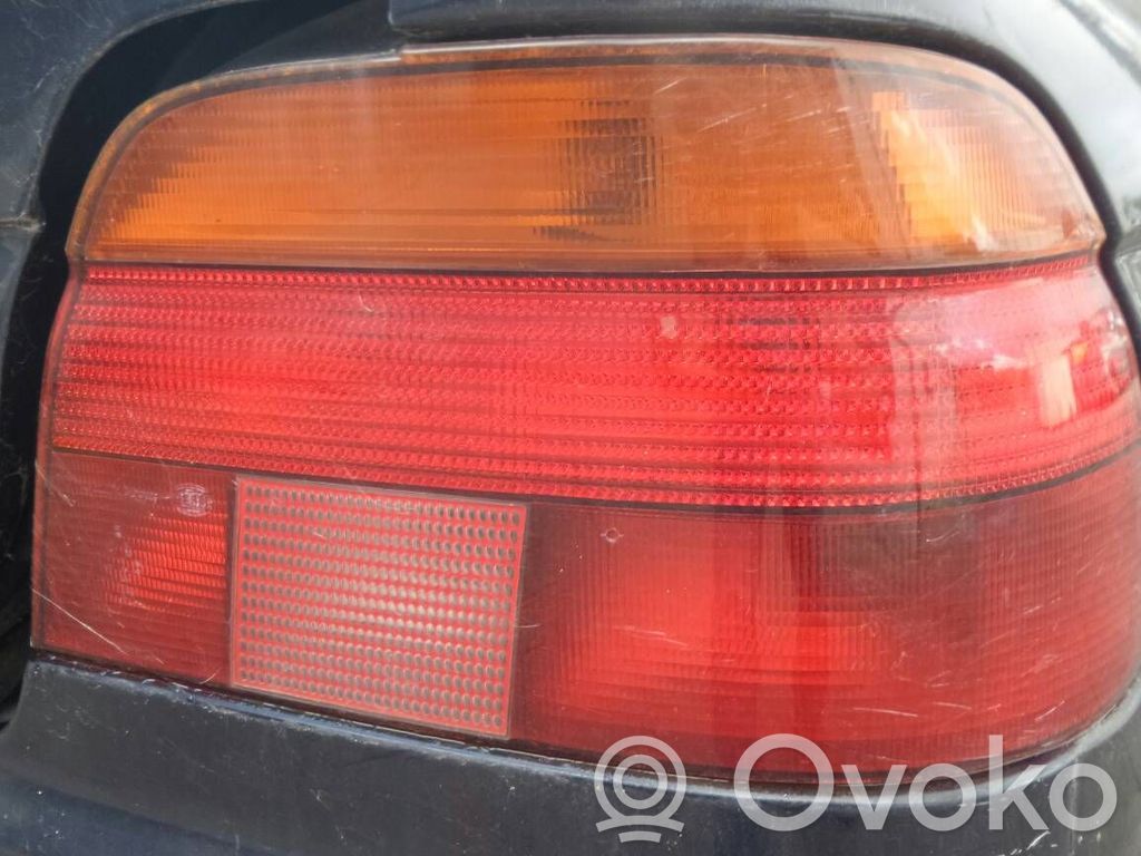 BMW 5 E39 Aizmugurējais lukturis virsbūvē 