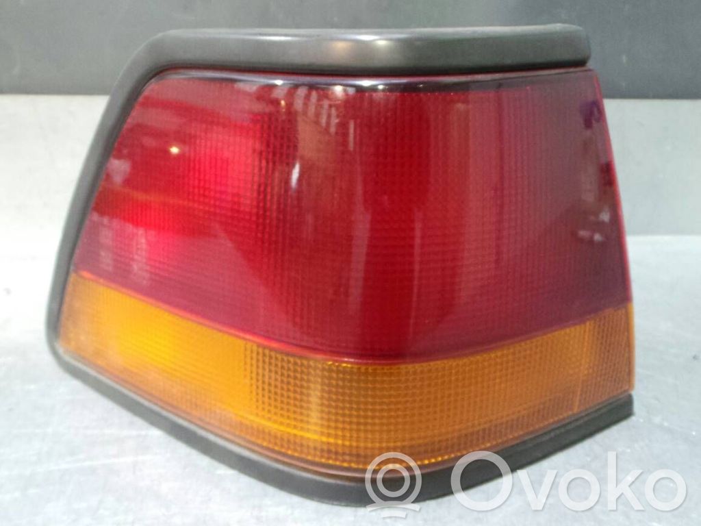 Daewoo Espero Feux arrière sur hayon 