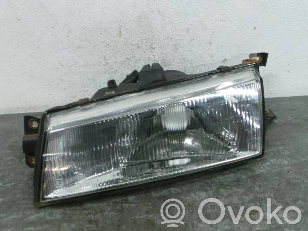 Hyundai Pony Lampa przednia 