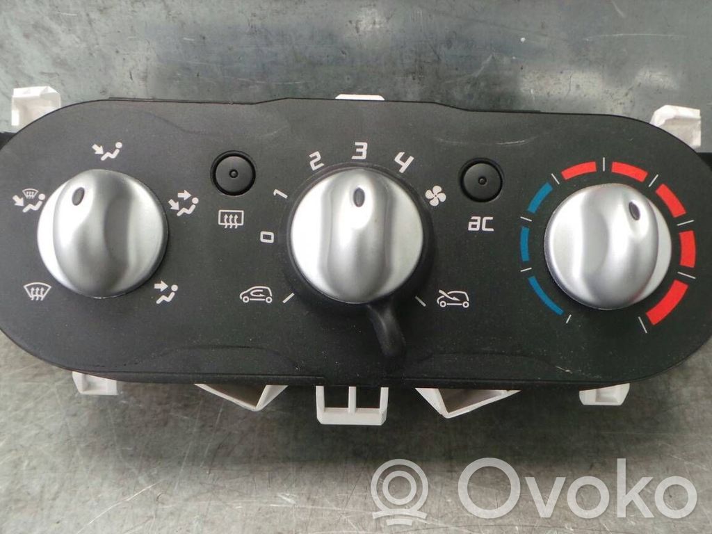 Climate control unit   1902053