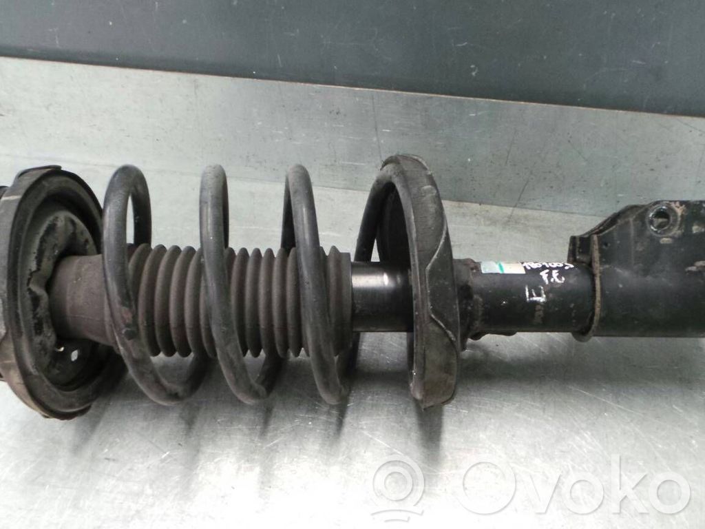 Mazda 323 Stoßdämpfer vorne 