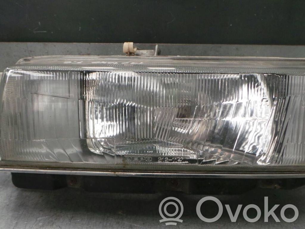 Toyota Corolla E90 Передняя фара 