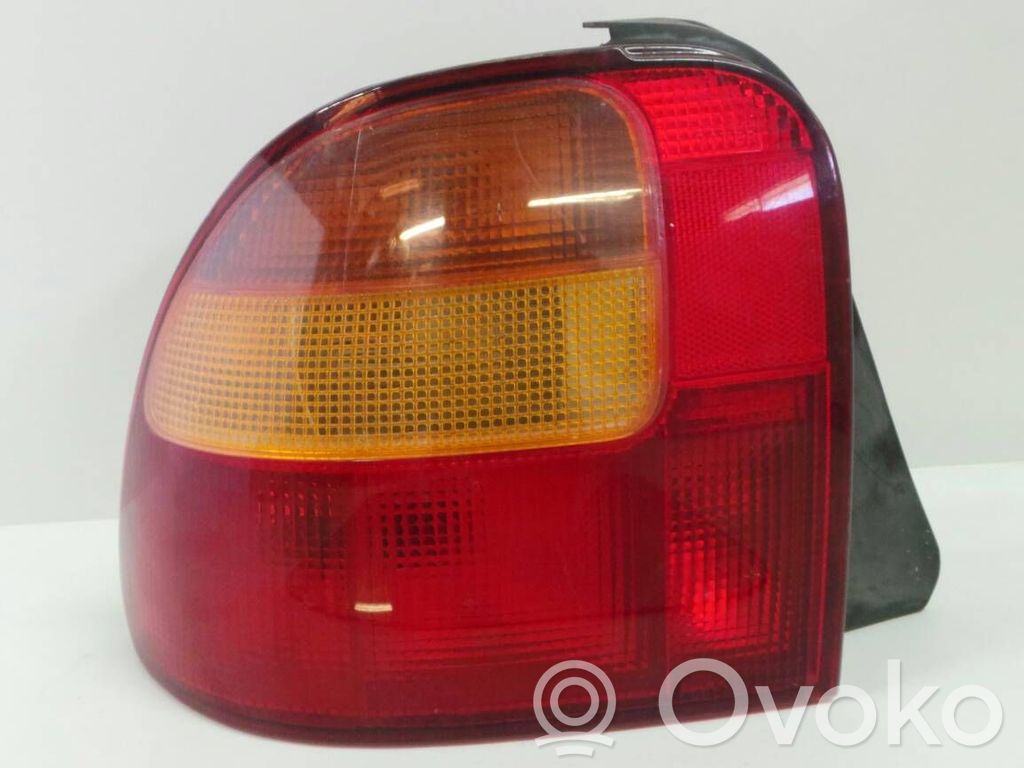 Rover 100 Aizmugurējais lukturis pārsegā 