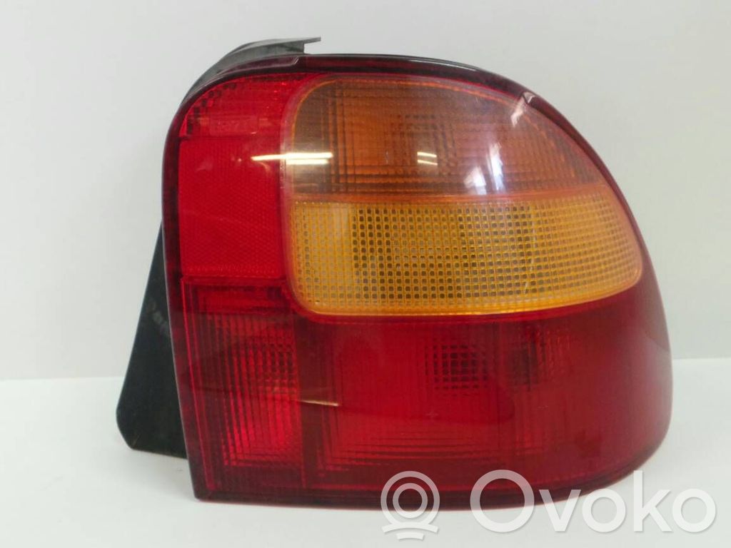 Rover 100 Aizmugurējais lukturis virsbūvē 
