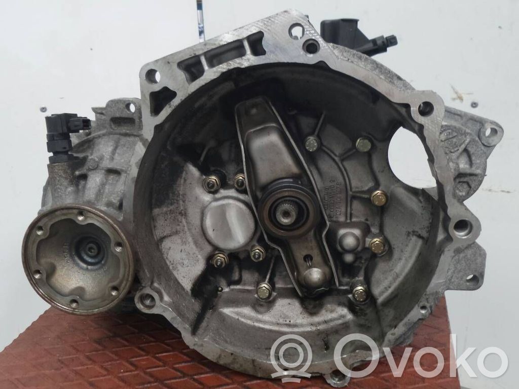Volkswagen PASSAT B3 Mechaninė 5 pavarų dėžė 