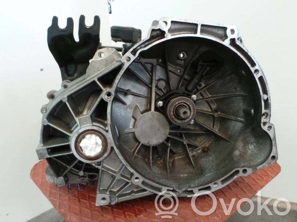 Manual 5 speed gearbox   6M5R7002,3M5R7201ZE,D2M2A