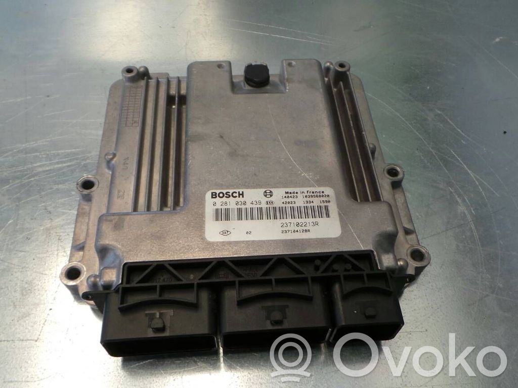 Unidad de control/módulo del motor   0281030439,237102213R